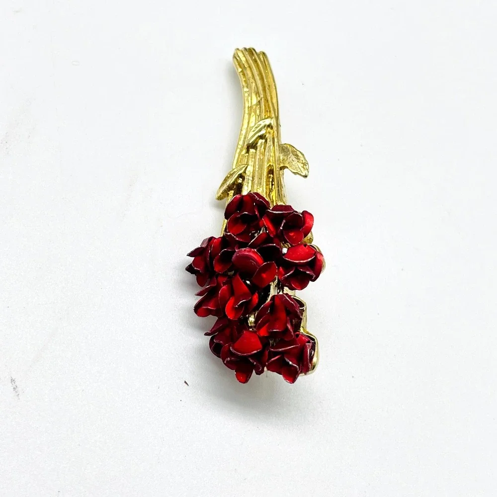 Signed DM97 Red Rhinestone Flower Brooch Pin Gold Tone Floral Bouquet Vintage